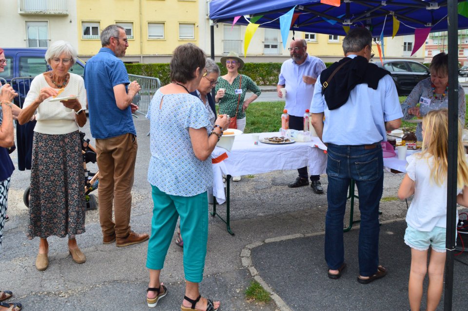stand de crêpe et discussion