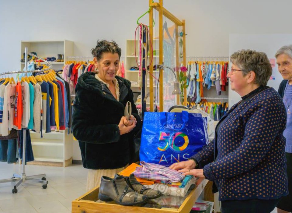 Accueil boutique solidaire