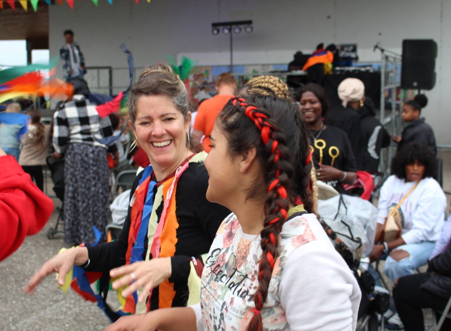 Fête de quartier au Bernon et défilé de costumes
