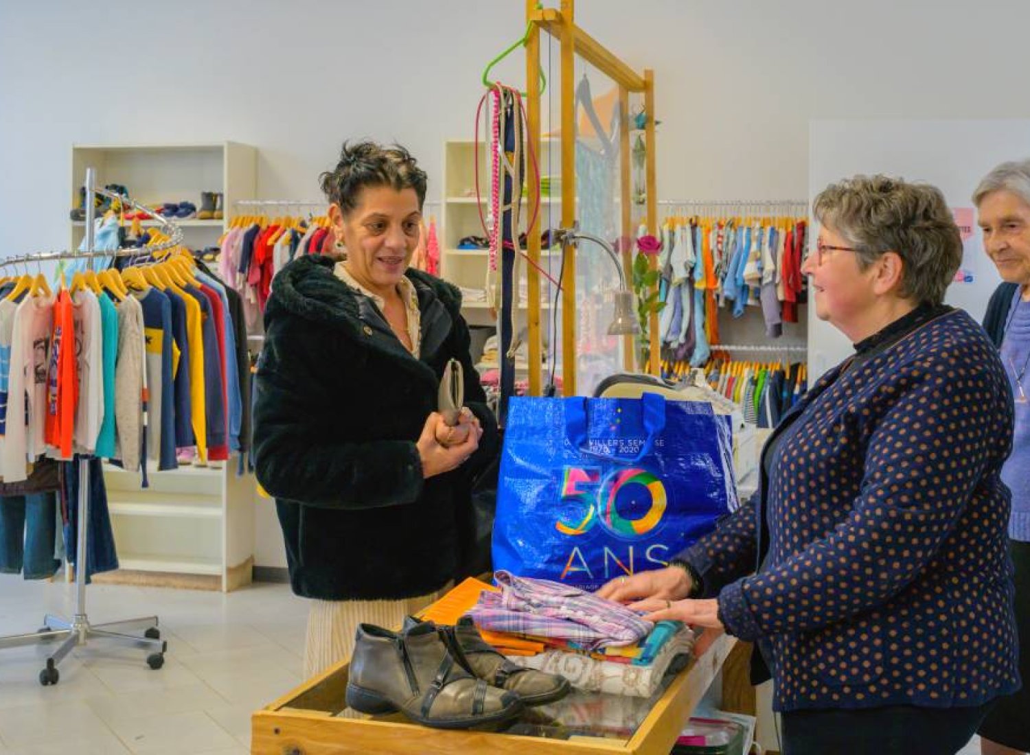 Accueil boutique solidaire